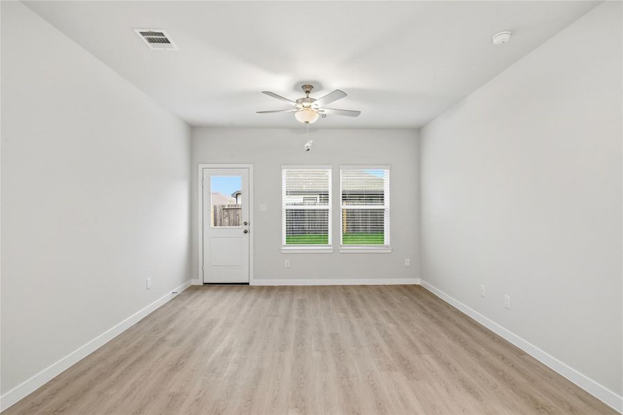 Spacious, unfurnished interior of a new home in Hunters Creek, Baytown (Image 13). Spacious, unfurnished interior of a new home in Hunters Creek, Baytown (Image 13).