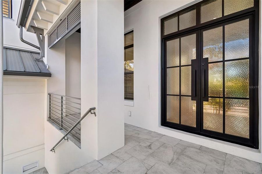 Exterior details and patio area of a home in , Tampa (Image 4).