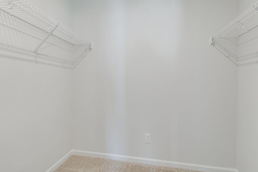 Spacious, unfurnished interior of a new home in Astoria, Columbia (Image 23).