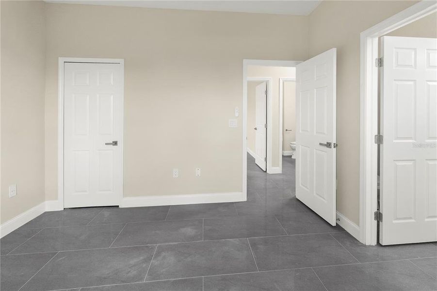 Spacious, unfurnished interior of a new home in , Lehigh Acres (Image 29).