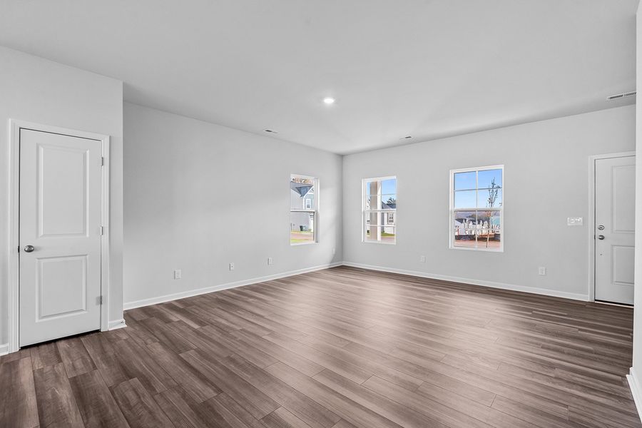 Spacious, unfurnished interior of a new home in Hanes Lake, Winston-Salem (Image 20). Spacious, unfurnished interior of a new home in Hanes Lake, Winston-Salem (Image 20).