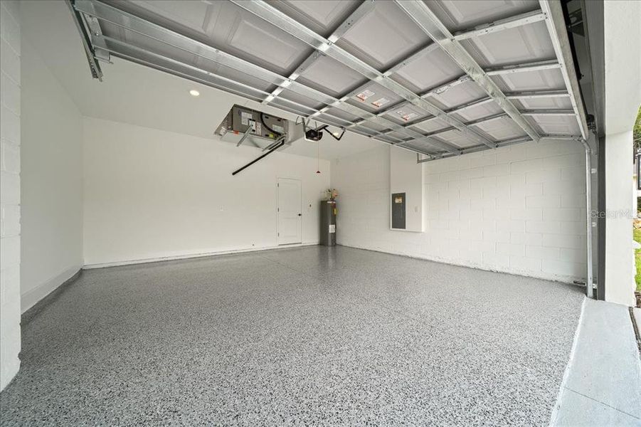 Spacious, unfurnished interior of a new home in , Spring Hill (Image 40).