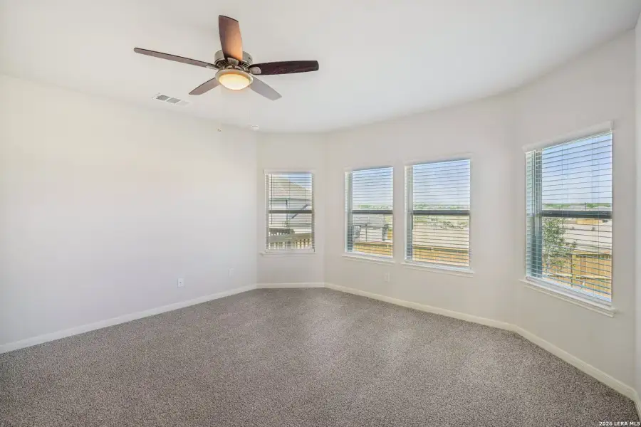 Spacious, unfurnished interior of a new home in , San Antonio (Image 14).