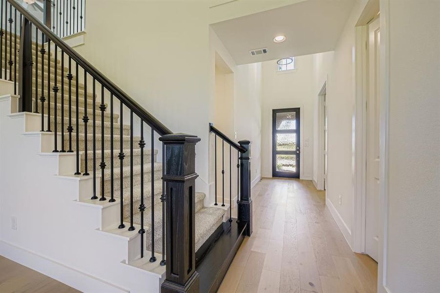 Spacious, unfurnished interior of a new home in Ten Mile Creek 60s, Celina (Image 25).