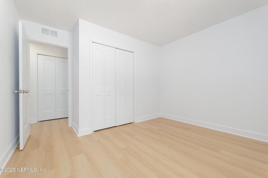 Spacious, unfurnished interior of a new home in , Keystone Heights (Image 11).