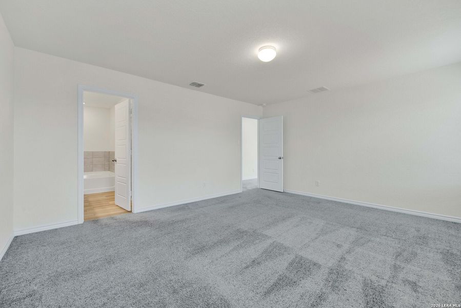 Spacious, unfurnished interior of a new home in , Converse (Image 16).