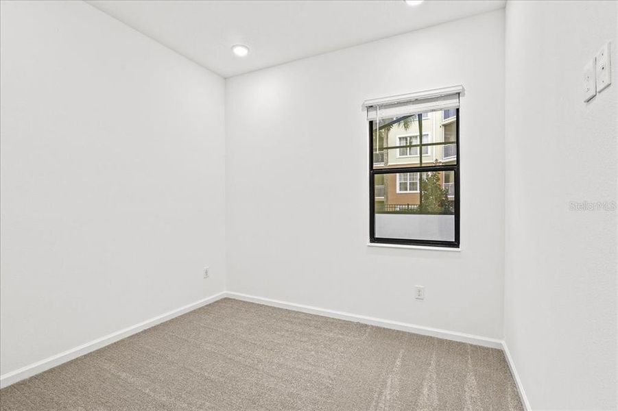 Spacious, unfurnished interior of a new home in , Orlando (Image 24).