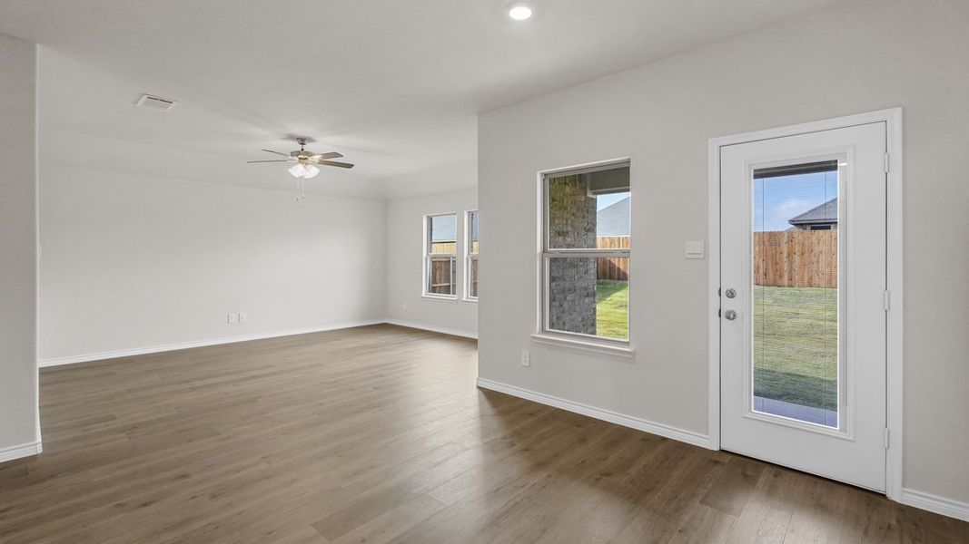 Spacious, unfurnished interior of a new home in Trailstone, Caddo Mills (Image 25).