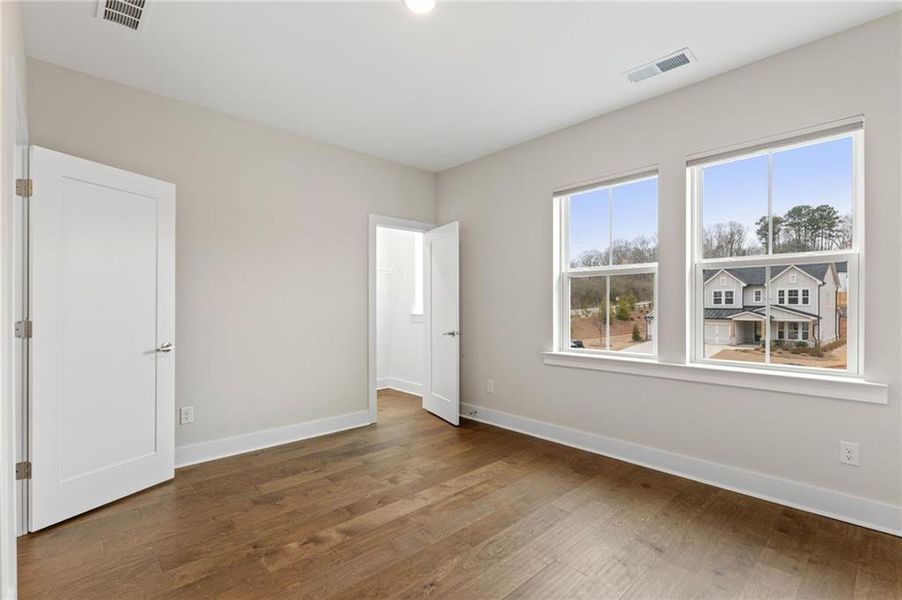 Spacious, unfurnished interior of a new home in Settingdown Farms, Cumming (Image 24).
