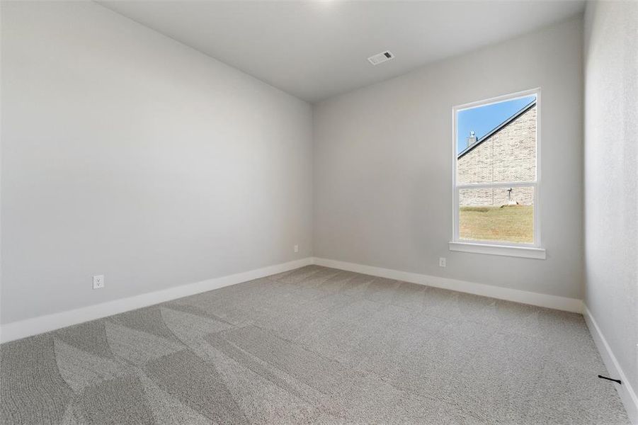 Spacious, unfurnished interior of a new home in Creekview Addition, Van Alstyne (Image 18).