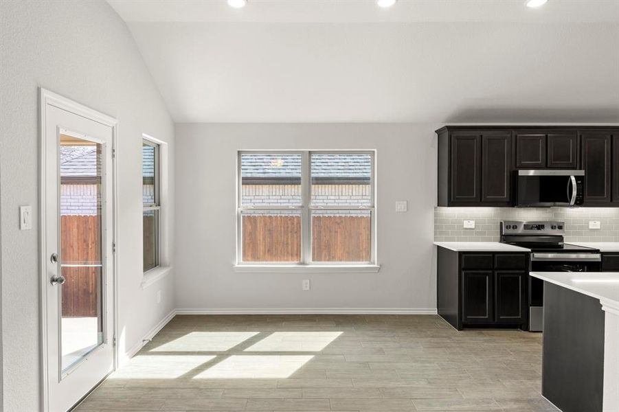 13. 7812 Kingfisher - Dining (2)