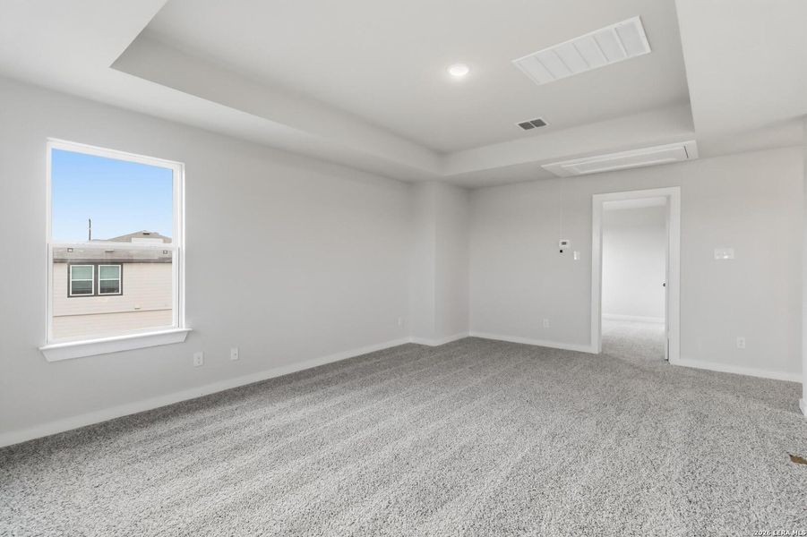 Spacious, unfurnished interior of a new home in Willow Point, San Antonio (Image 27).