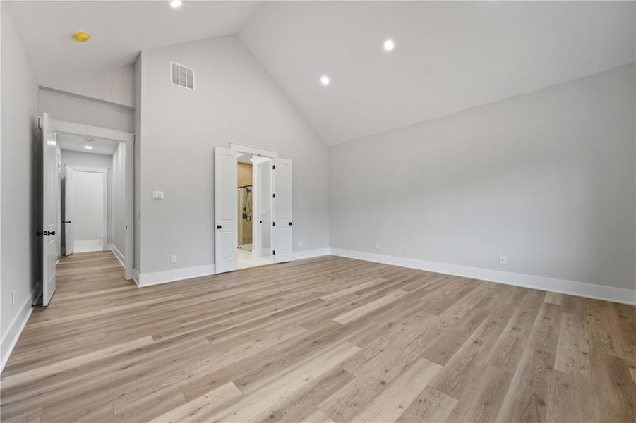 Spacious, unfurnished interior of a new home in , Nicholson (Image 24).