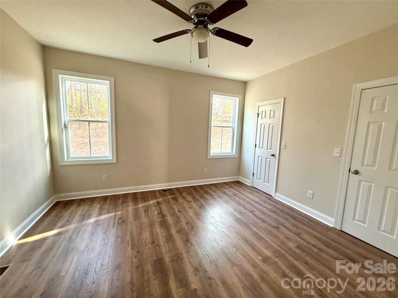 Spacious, unfurnished interior of a new home in , Concord (Image 14).