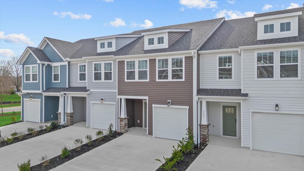 Front exterior of a new home in Ransdell Pointe, Spartanburg, SC, highlighting curb appeal (Image 20).