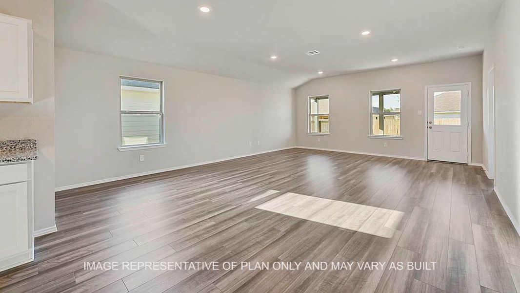 Spacious, unfurnished interior of a new home in Liberty Village, Brenham (Image 10).