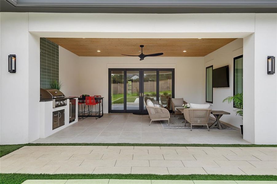 Exterior details and patio area of a home in , Colleyville (Image 4).