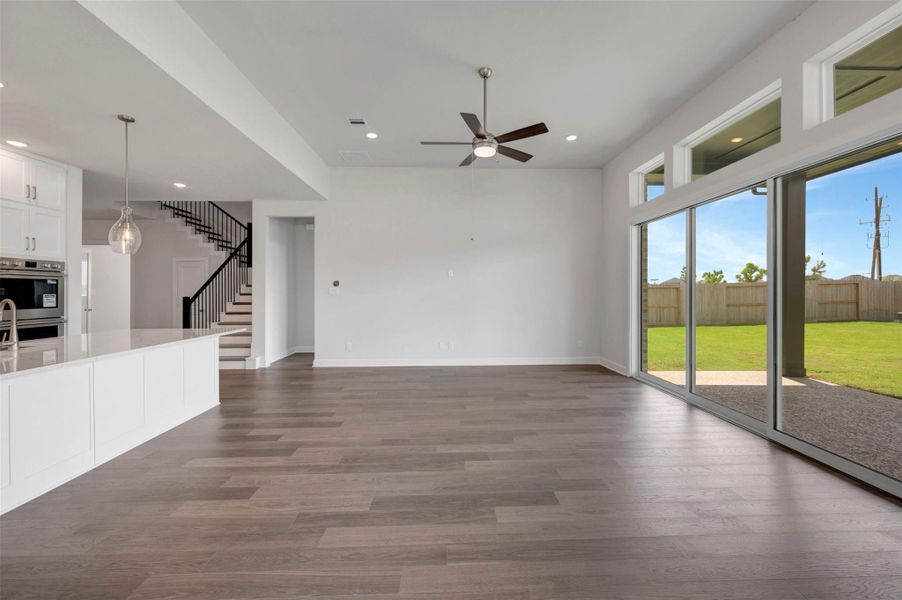 Spacious, unfurnished interior of a new home in Jordan Ranch - Premier Collection, Fulshear (Image 18).