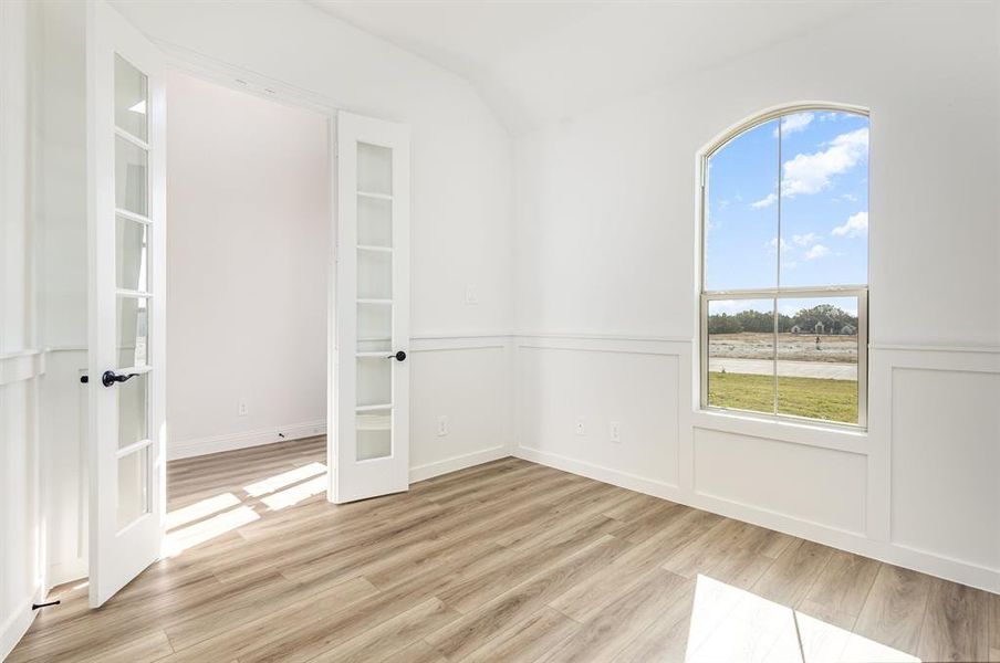 Spacious, unfurnished interior of a new home in Sagebrush Addition, Midlothian (Image 22).