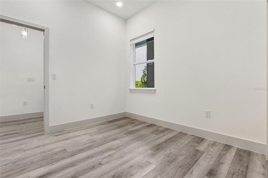 Spacious, unfurnished interior of a new home in , Port Charlotte (Image 15).