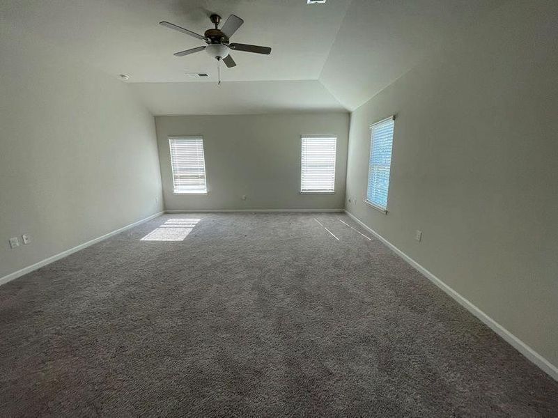 Spacious, unfurnished interior of a new home in Autumn Brook, Austell (Image 8).