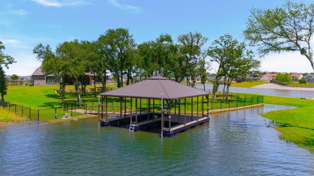 Community amenities in The Resort on Eagle Mt. Lake, Fort Worth (Image 32).