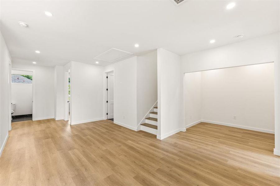 Spacious, unfurnished interior of a new home in , Dallas (Image 23).