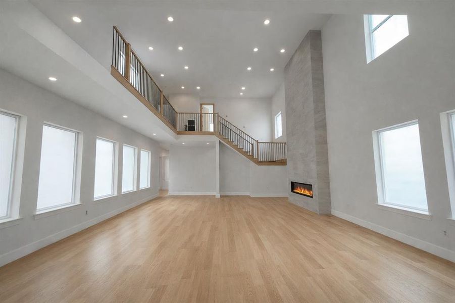 Spacious, unfurnished interior of a new home in , Dallas (Image 6).