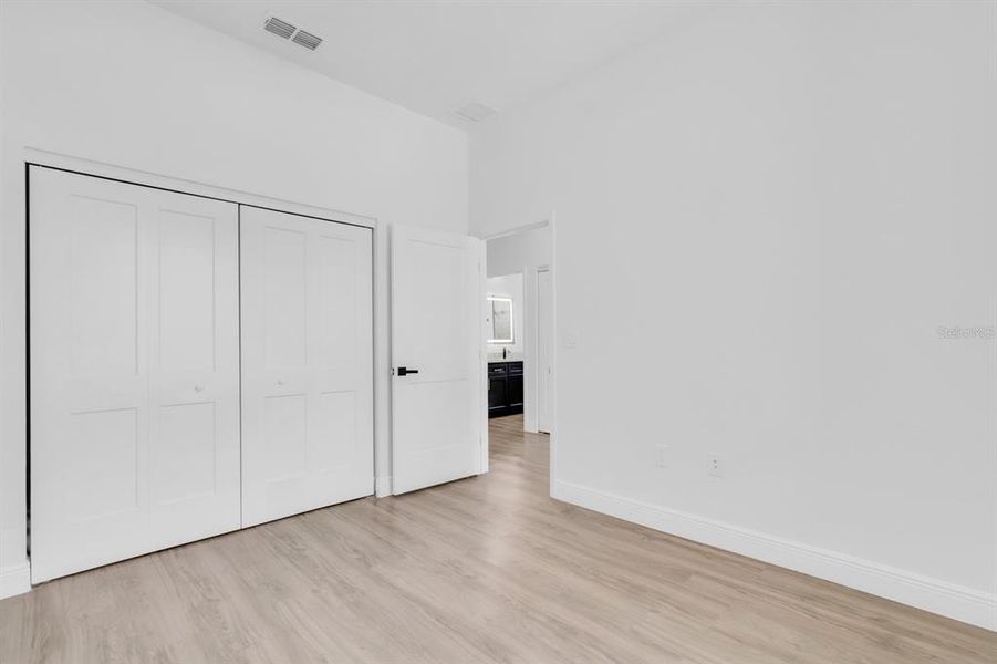 Spacious, unfurnished interior of a new home in , Haines City (Image 43).