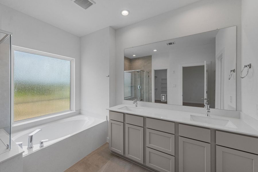 Furnished interior view inside a new home in Grand Mason Crossing, Katy (Image 10).