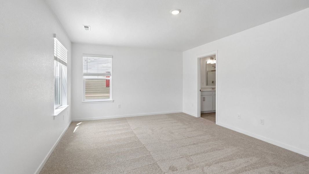 Spacious, unfurnished interior of a new home in Vantage, Berthoud (Image 22).