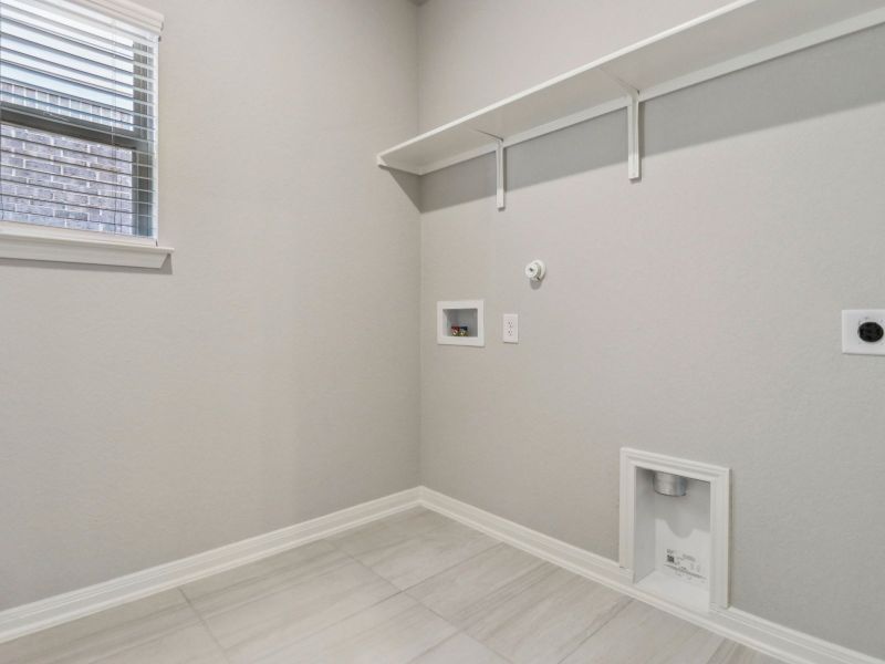 Spacious, unfurnished interior of a new home in Sagebrooke - Classic Series, San Antonio (Image 16).