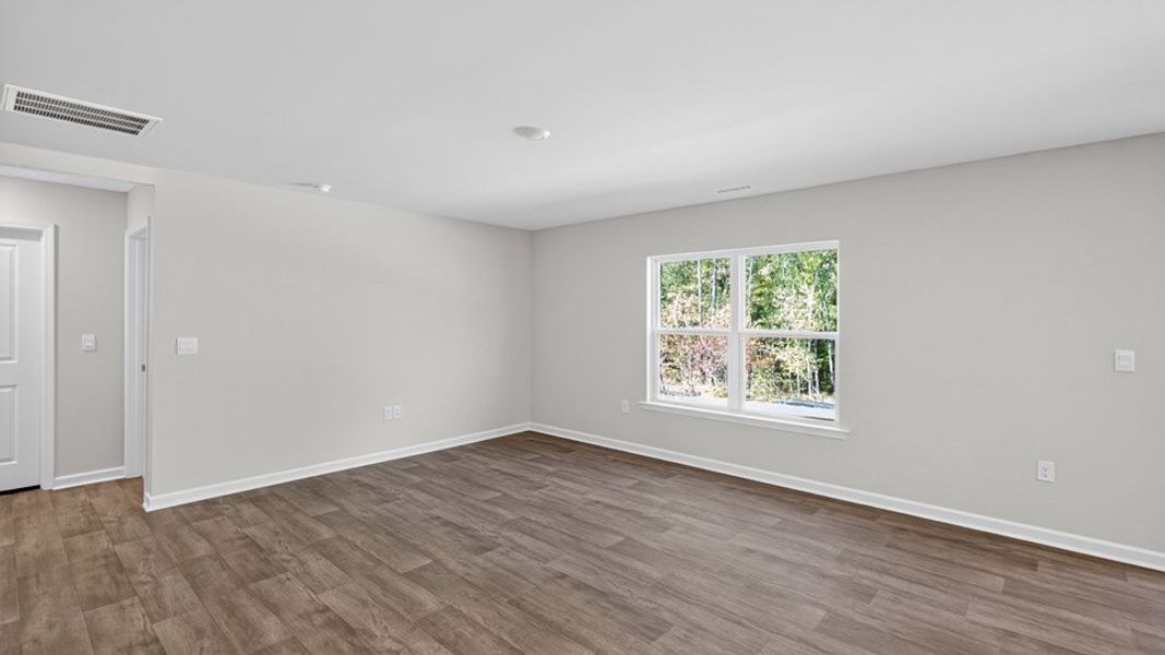 Spacious, unfurnished interior of a new home in Mangum Farms, Stem (Image 12).
