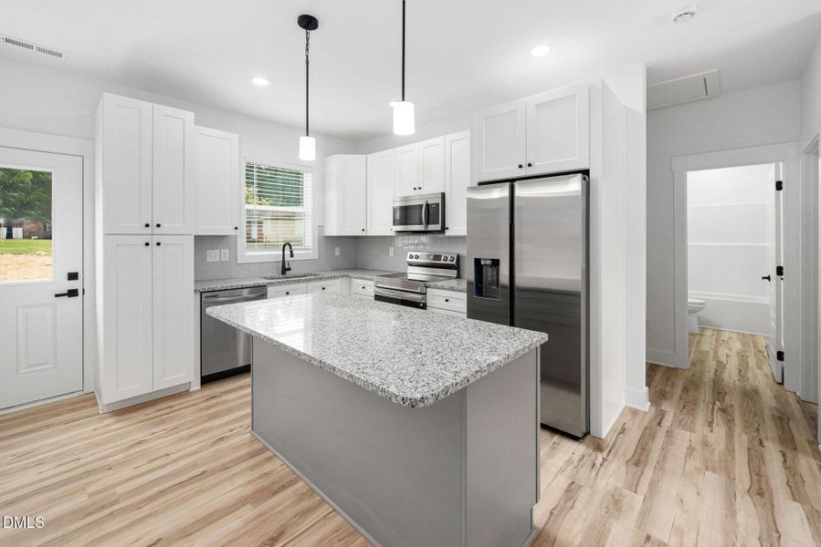 19-web-or-mls-305-w-barden-st 19-web-or-mls-305-w-barden-st