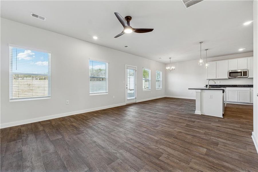 Spacious, unfurnished interior of a new home in Conner Springs, Social Circle (Image 11).