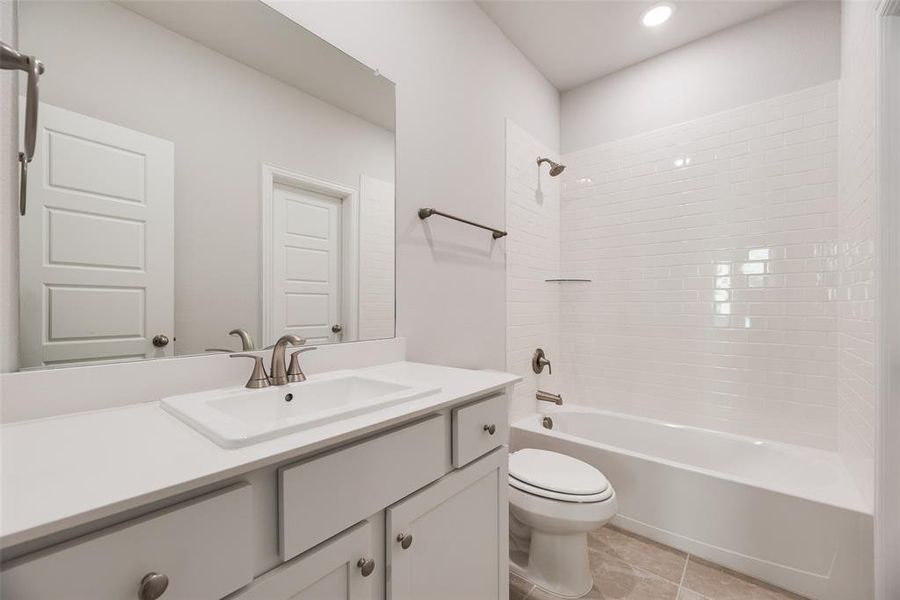 Furnished interior view inside a new home in , Frisco (Image 12).