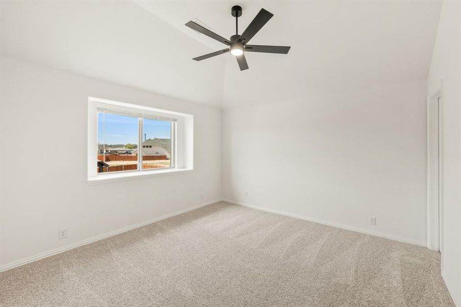 Spacious, unfurnished interior of a new home in Glenwood Meadows, Argyle (Image 30).