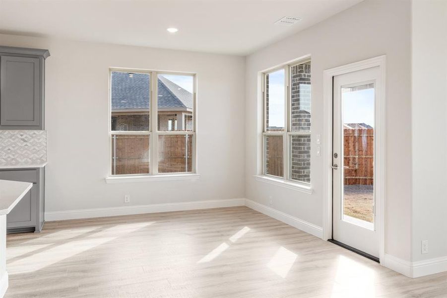 Spacious, unfurnished interior of a new home in El Dorado, Granbury (Image 23).