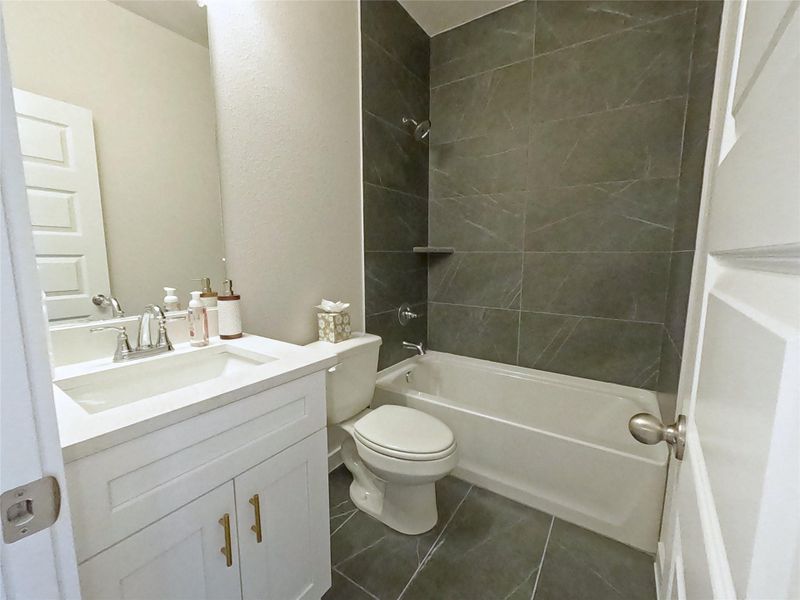 Representative photo: This image is of a model home featuring the same floor plan as the house currently under construction. Please note that colors, finishes, and upgrades may vary from the actual home being built.