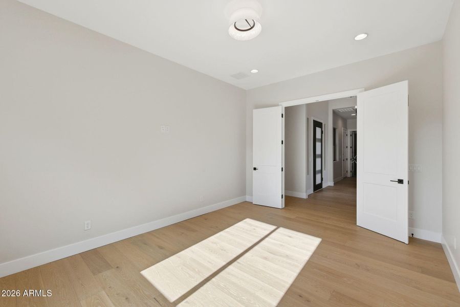 29-Bedroom 2 (2) 29-Bedroom 2 (2)