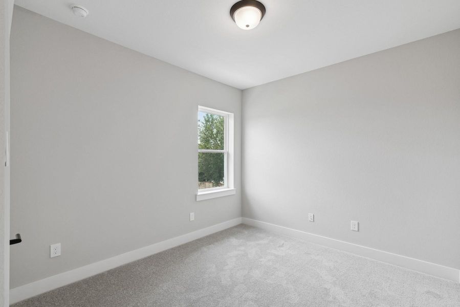 Spacious, unfurnished interior of a new home in Retreat at Oak Park, Houston (Image 18).