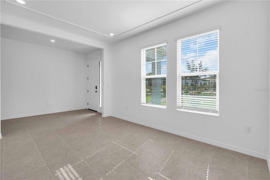 Spacious, unfurnished interior of a new home in The Residences at Emerson Park, Apopka (Image 10).