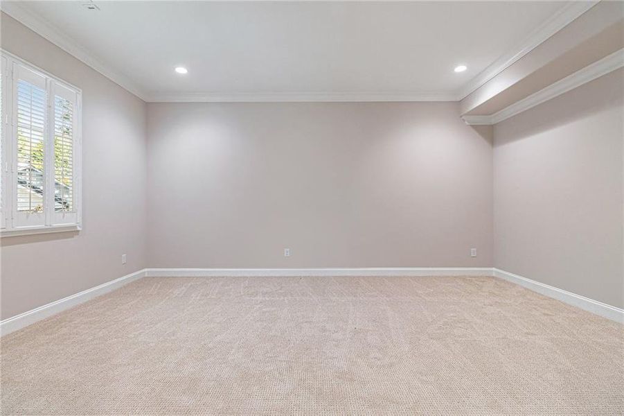 Spacious, unfurnished interior of a new home in , Brookhaven (Image 22).