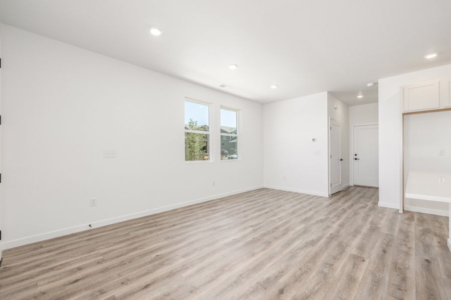 Spacious, unfurnished interior of a new home in Painted Prairie, Aurora (Image 13).