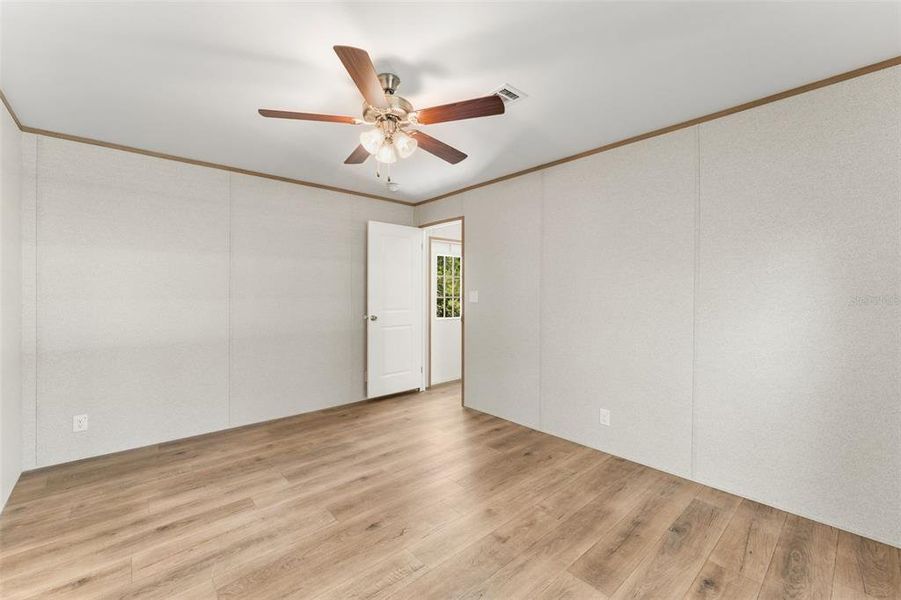 Spacious, unfurnished interior of a new home in , Williston (Image 13).