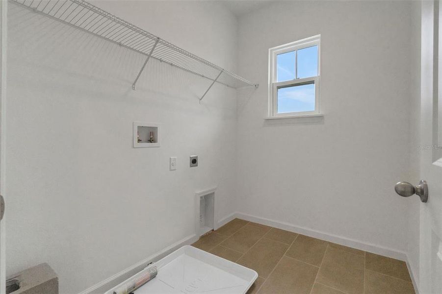 Spacious, unfurnished interior of a new home in Crossroads at Kelly Park, Apopka (Image 17).