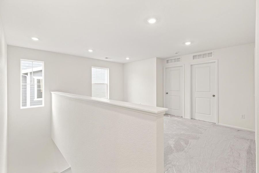 Spacious, unfurnished interior of a new home in Painted Prairie Villas, Aurora (Image 16). Spacious, unfurnished interior of a new home in Painted Prairie Villas, Aurora (Image 16).