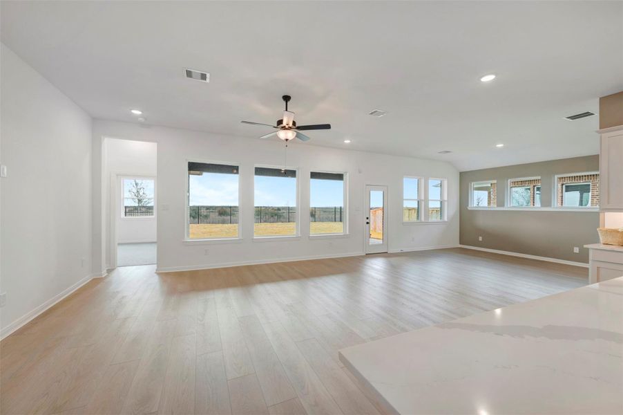 Spacious, unfurnished interior of a new home in The Grand Prairie 50’, Hockley (Image 19).
