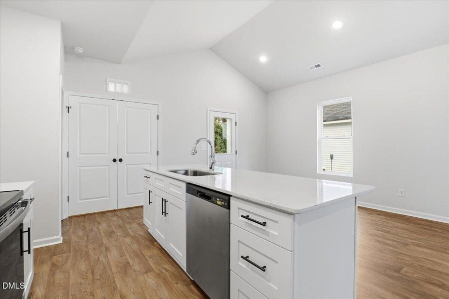 14-411 N Virginia St-14