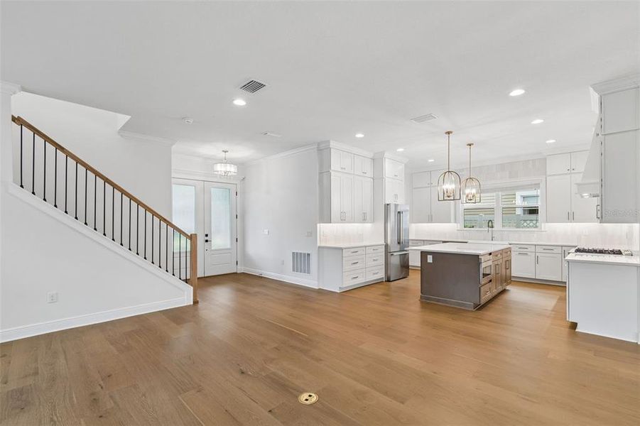 Spacious, unfurnished interior of a new home in , Tampa (Image 41).